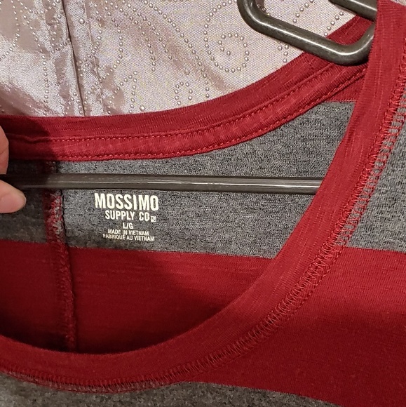 Mossimo top - Picture 3 of 4